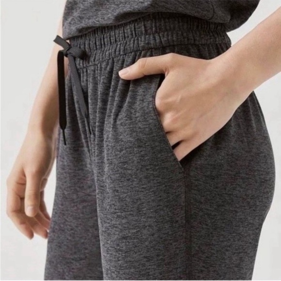 Outdoor Voices CloudKnit Sweatpant in Charcoal Size Small Atheisure Lounging - Picture 9 of 12